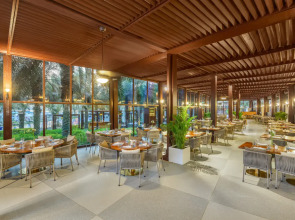 Rixos The Palm Hotel & Suites