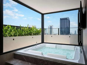 Отель Novotel Bangkok On Siam Square