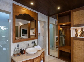 Отель Adiwana Unagi Suites