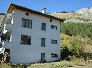 Kristal Guest House