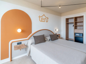 tent Arenal