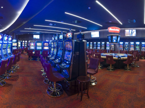 Maestral Resort & Casino