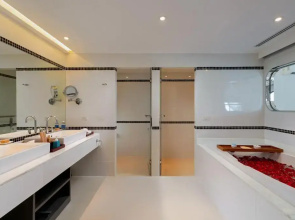Отель The Boathouse Phuket