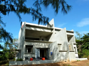Hix Island House