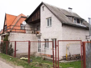 Uyut Guest House