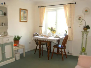 Daisy Cottage