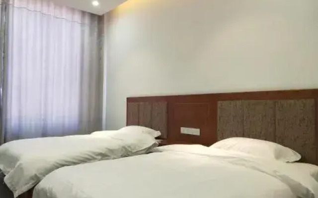 Cao Yuan Feng Farmyard Hostel