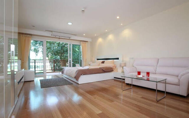 Emerald Palace Premium (1B)
