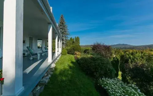 241 - La Côte Fleurie - Les Immeubles Charlevoix