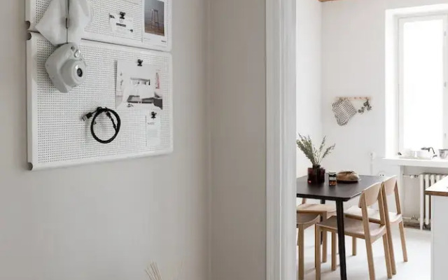 Central 2-Bedroom Design Apartment