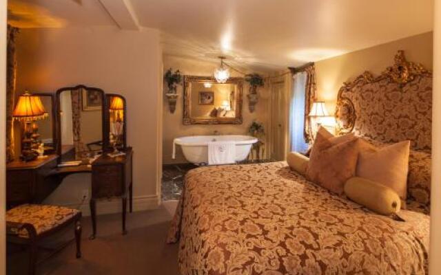 Russell Manor Bed & Breakfast