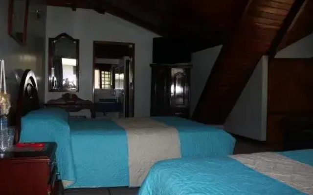Oasis Hosteria