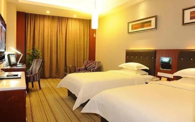 Yannian Tietong Hotel (Hehua Road Metro Station)