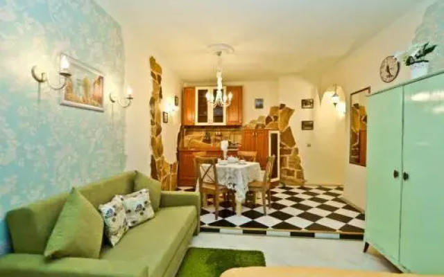 Studio on Zhukovskogo 6