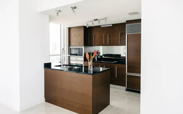Oceanfront Brickell Suites by Sonder