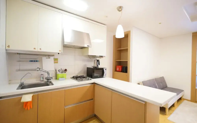 Jamsil Stn & Galleria Palace Apt B