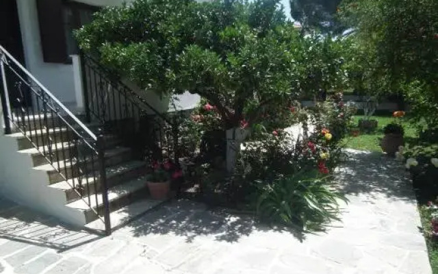 Paris Guesthouse