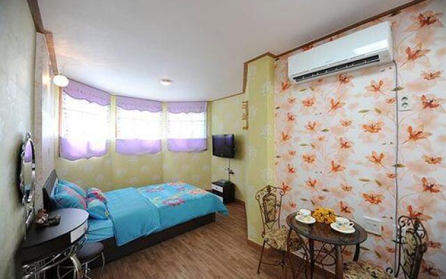 Ganghwa Punggyung gryujineon zip Pension