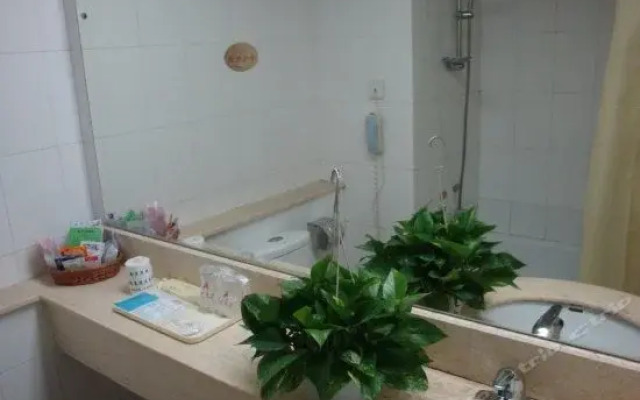 City Comfort Inn