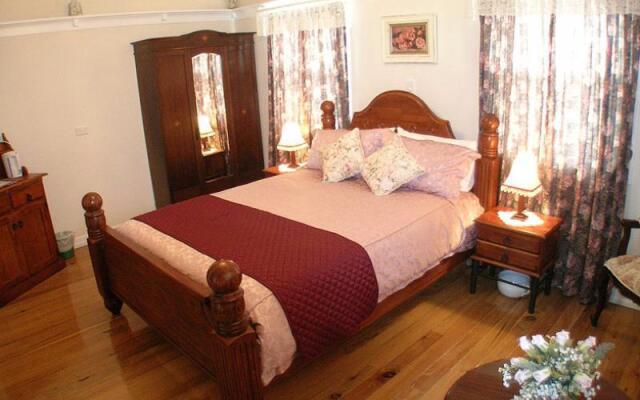 Johnstones on Oxley Bed and Breakfast