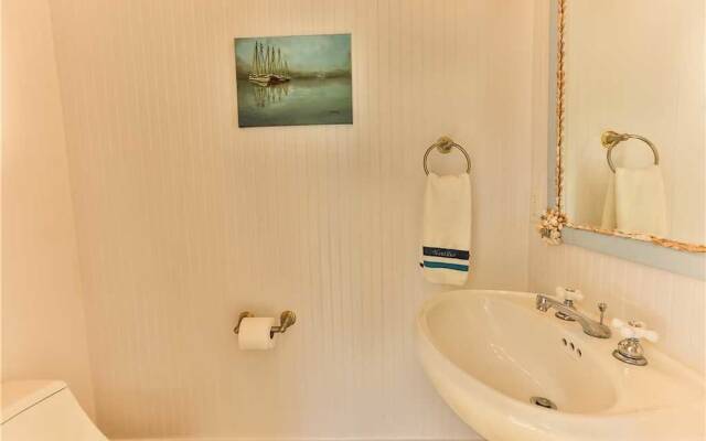 Nautilus 3605 Waverly by RedAwning