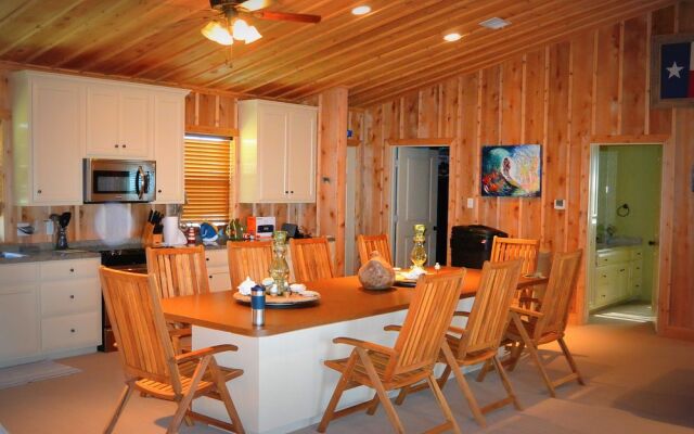 Jan's 'Ouse by RedAwning