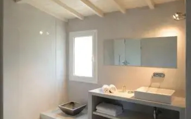 Ilya Suites