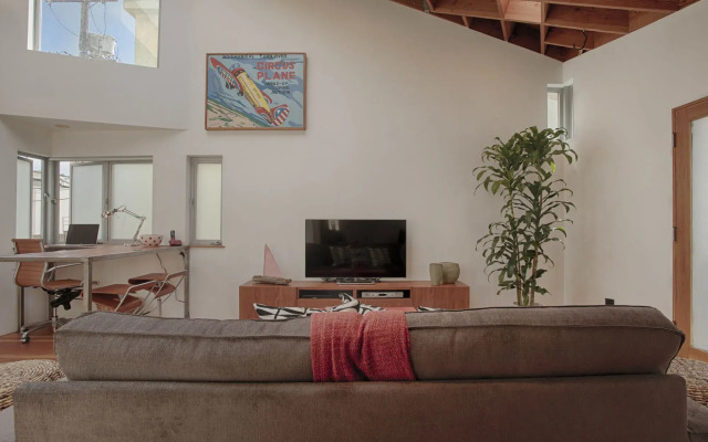 VE Architectural Studio by RedAwning