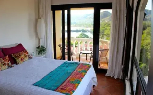 Great Designed Ocean and Mountain view Condo Tres Vista