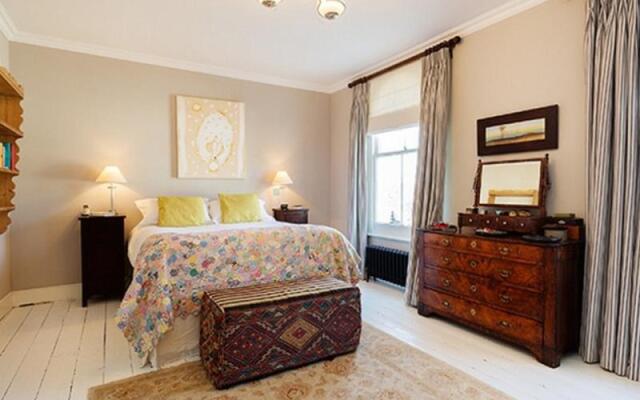 Veeve  5 Bed House Fitzwilliam Road Clapham