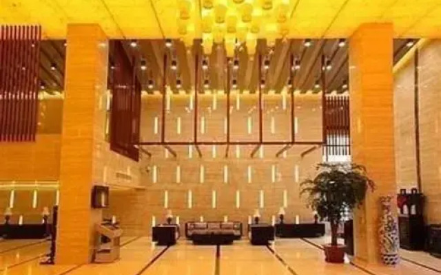 Golden Stone Tang Feng International Hot Spring Hotel - Dali