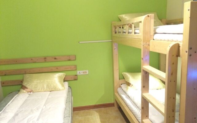 Rainbow Youth Inn (Xi'an Bell and Drum Tower City Wall branch)