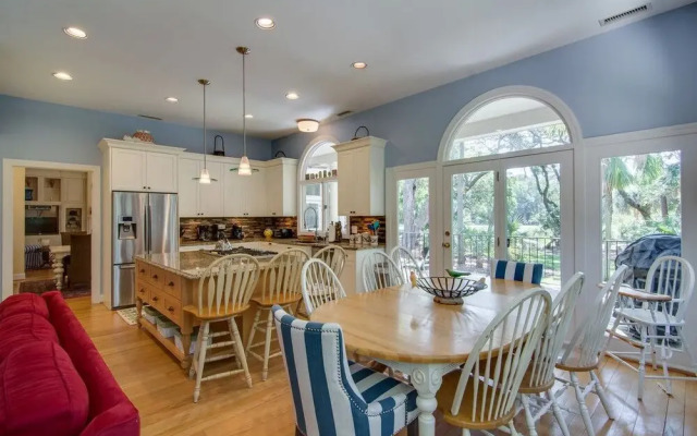Turnberry Lane 127 by RedAwning
