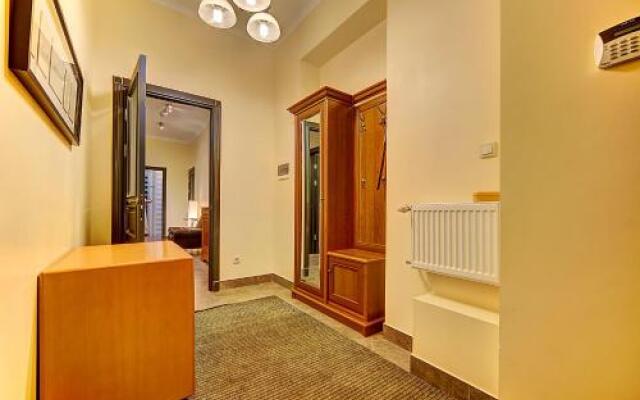 Sutkipeterburg on Chkalovskoy Apartaments