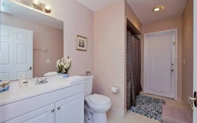 Palm Villa - Four Bedroom Home
