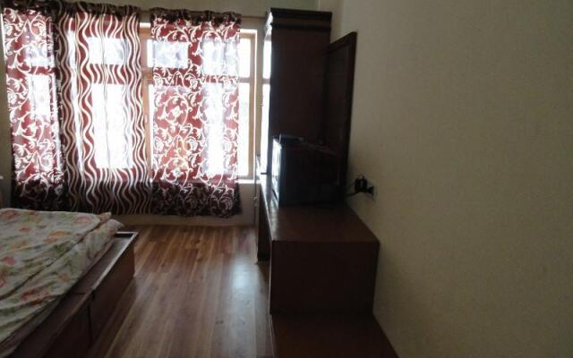 Jamspal Guest House