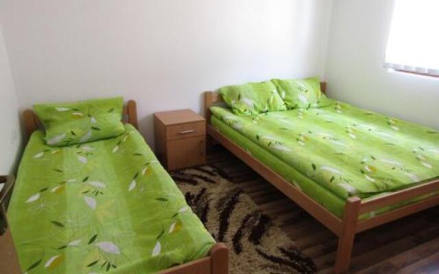 Apartment and rooms Konak