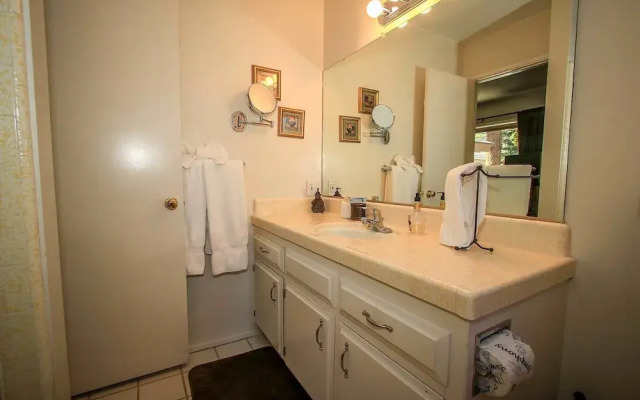 Grizzly Bear Inn 1546 by RedAwning