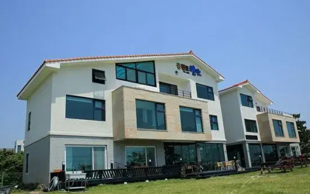 Seogwipo Gongcheonpo Villa Pension