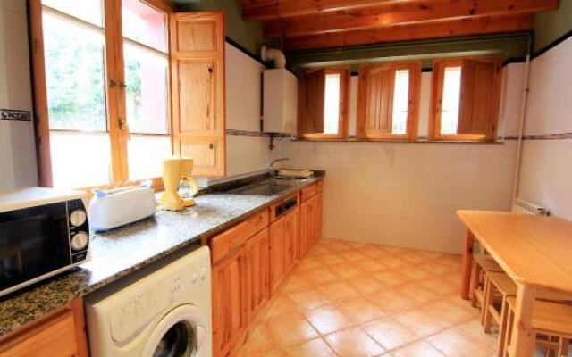 Apartamentos Rurales "Les Escueles de Collía"