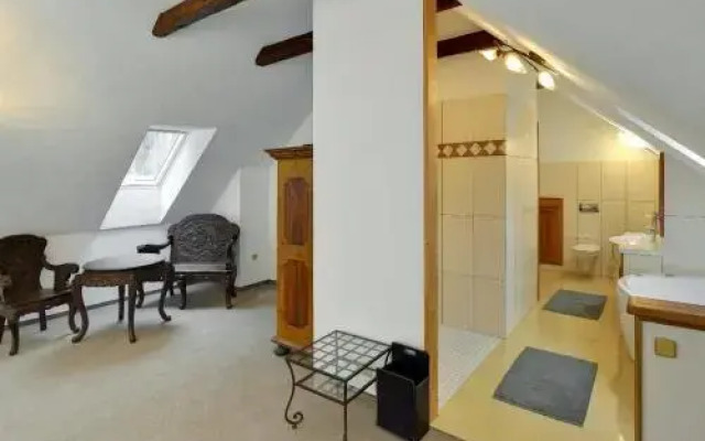 Zamecka Fortovna / Forester House