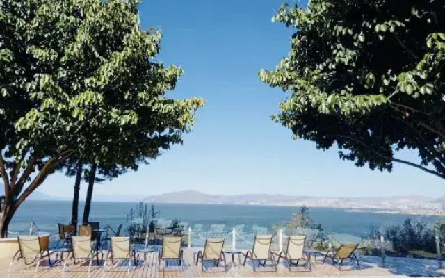 Dali Yilong Binhai Hotel