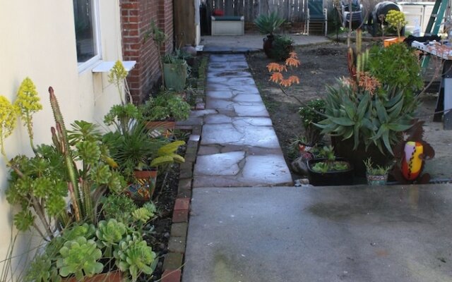 Private, quiet, and accommodating Guest House