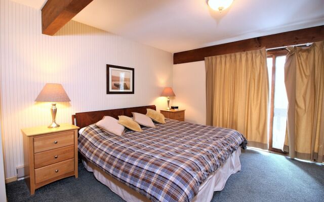 Edgemont Condo A2 by RedAwning