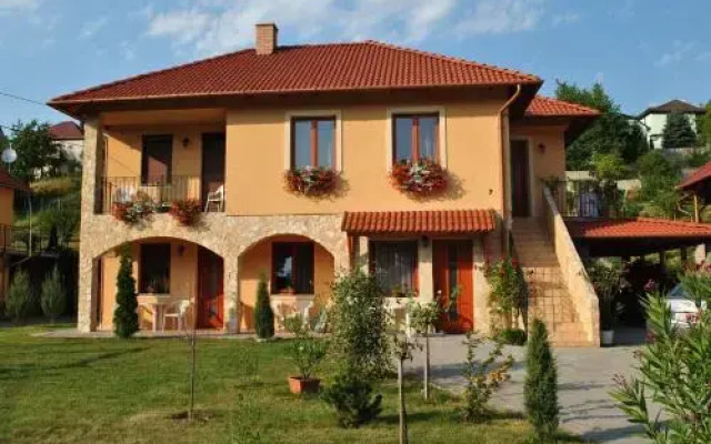 Mediterran Apartmanhaz