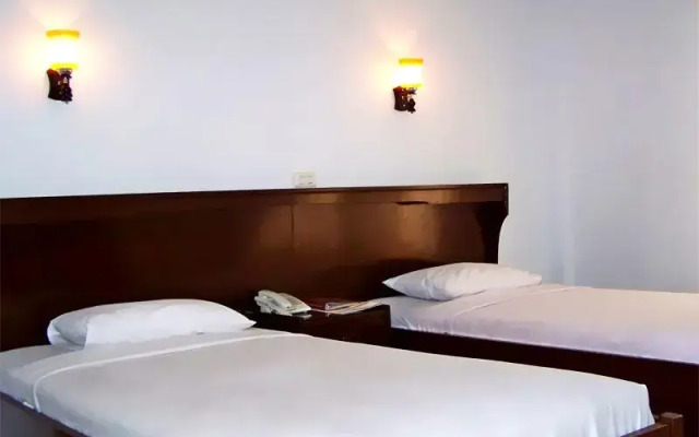 Pia Hotel