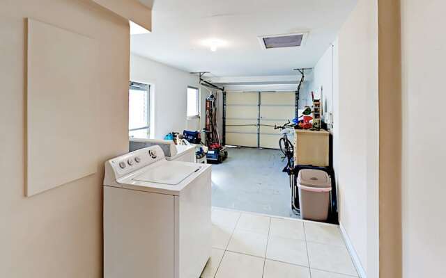 Sunny Beach Bungalow - 2 Br Home