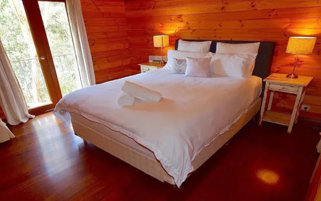 The Last Straw - Luxury Straw Bale House