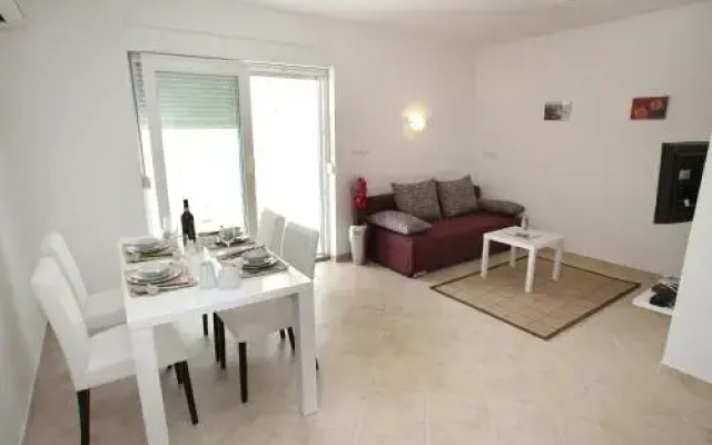 Villa Iris Apartments