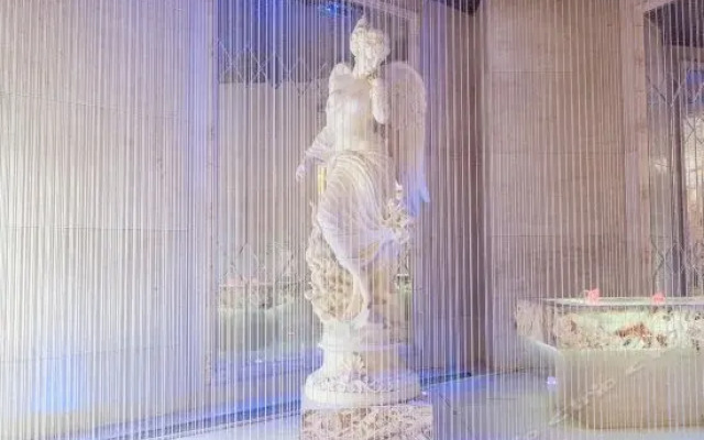 Huayin International Hotel